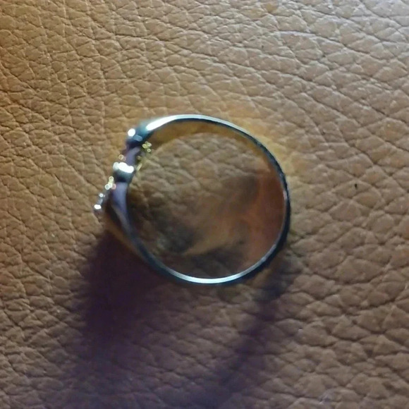 💙🌹Gold-plated letter "W" ring. yellow with faux diamond - Picture 7 of 11